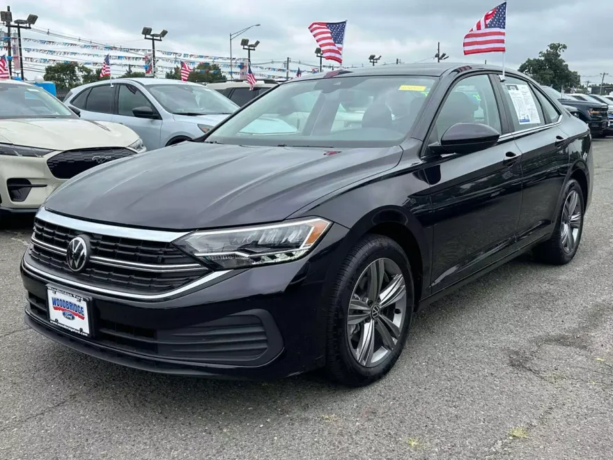 2024 Volkswagen Jetta SE photo 1