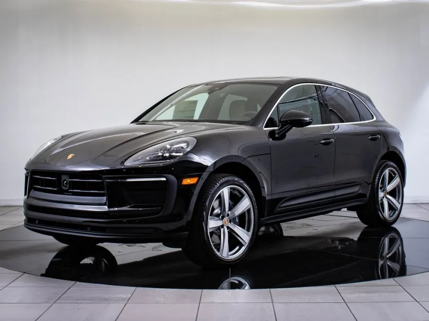 2025 Porsche Macan T photo 1