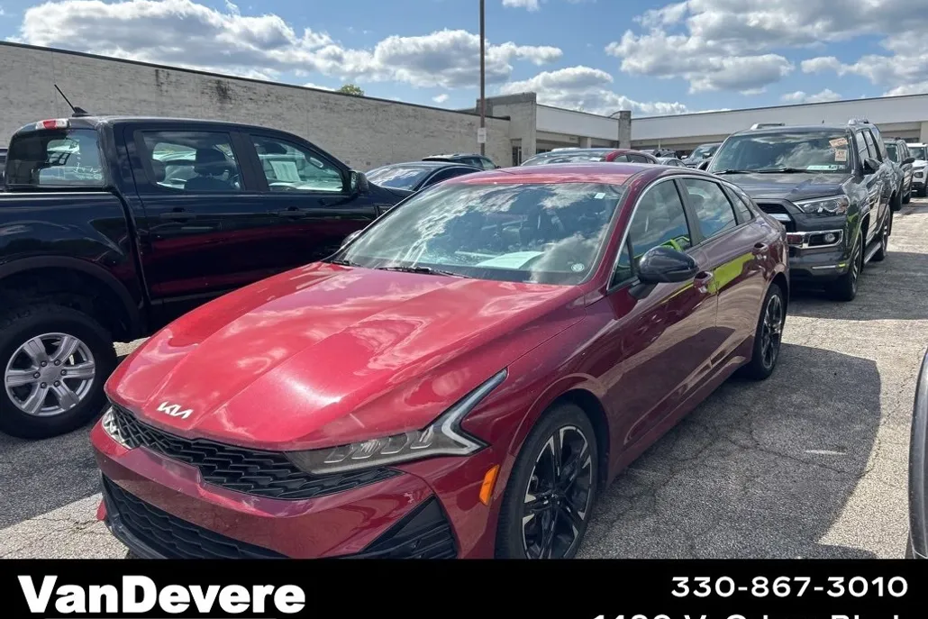 2022 Kia K5 GT-Line photo 1