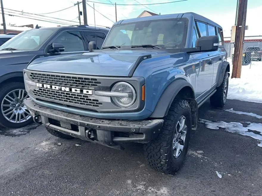2023 Ford Bronco photo 1