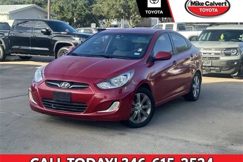 2012 Hyundai Accent GLS photo 1