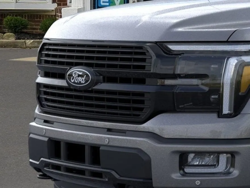 2025 Ford F-150 Platinum photo 1