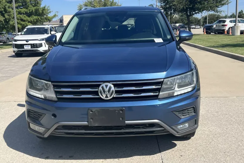 2018 Volkswagen Tiguan SEL photo 1