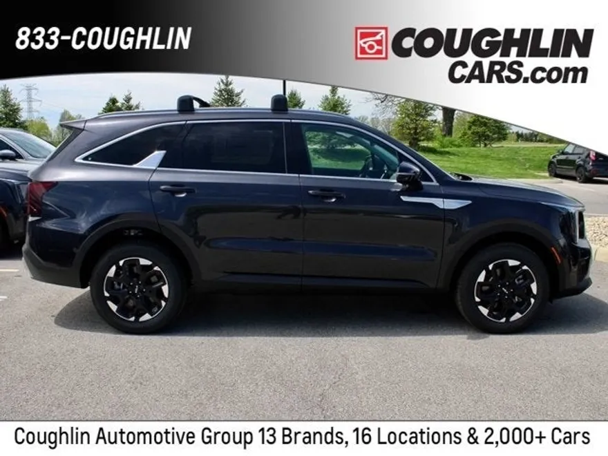 2025 Kia Sorento S photo 1