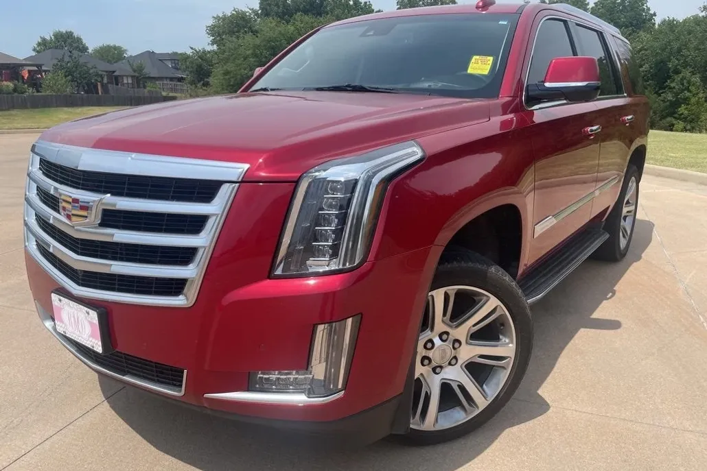 2015 Cadillac Escalade Luxury photo 1