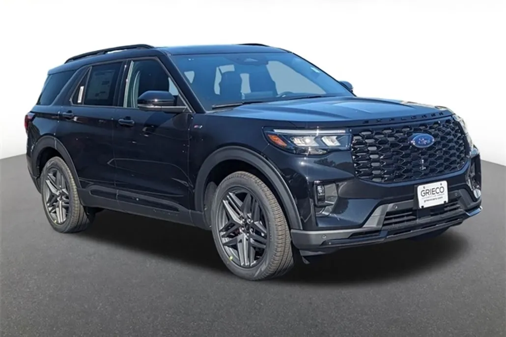 2025 Ford Explorer ST-Line photo 1
