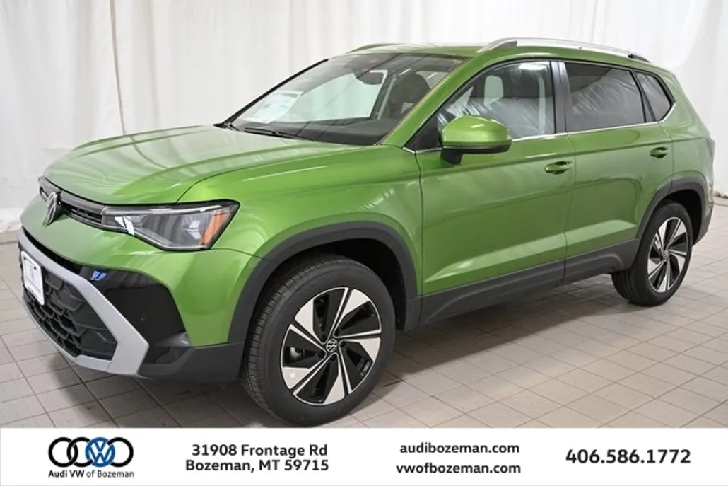 2025 Volkswagen Taos SE photo 1