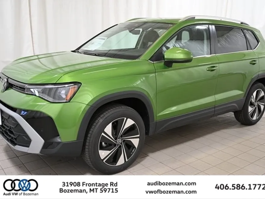 2025 Volkswagen Taos SE photo 1
