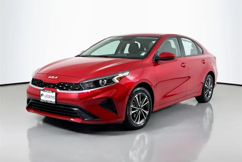 2024 Kia Forte LXS photo 1