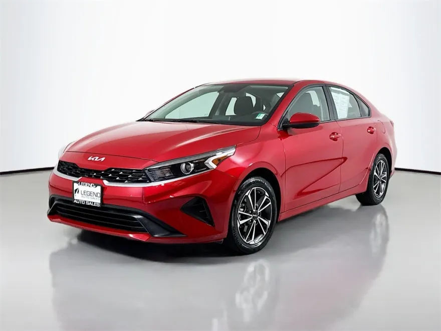 2024 Kia Forte LXS photo 1