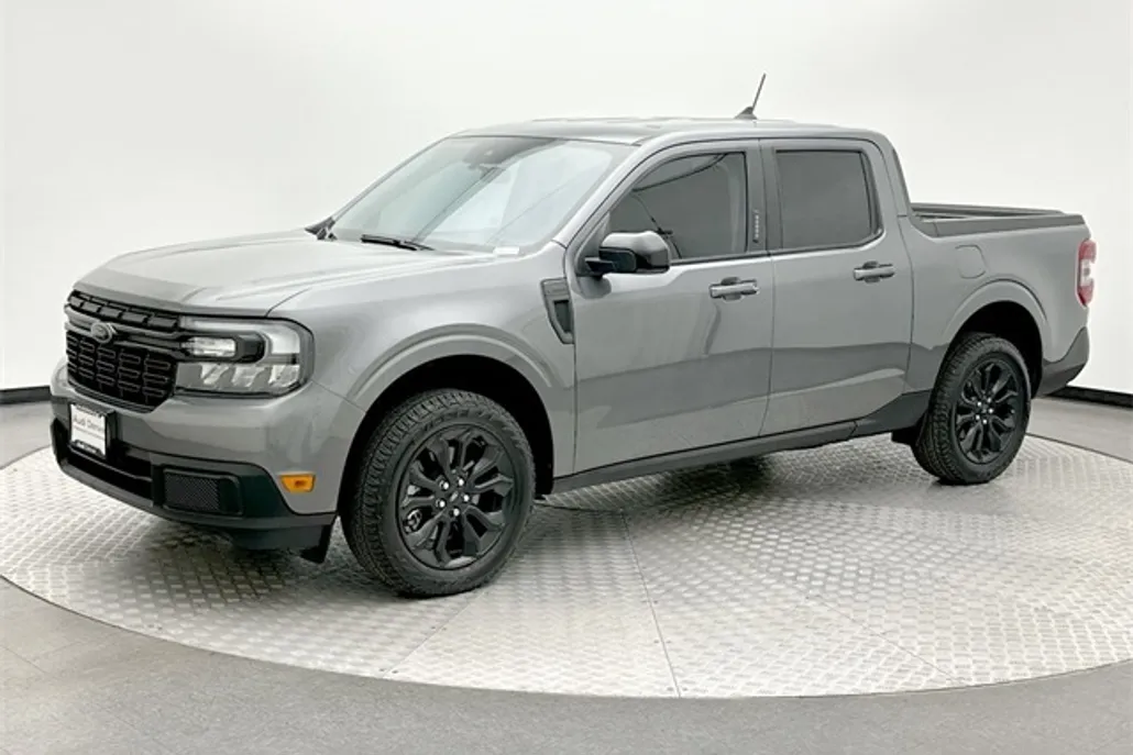 2023 Ford Maverick Lariat photo 1