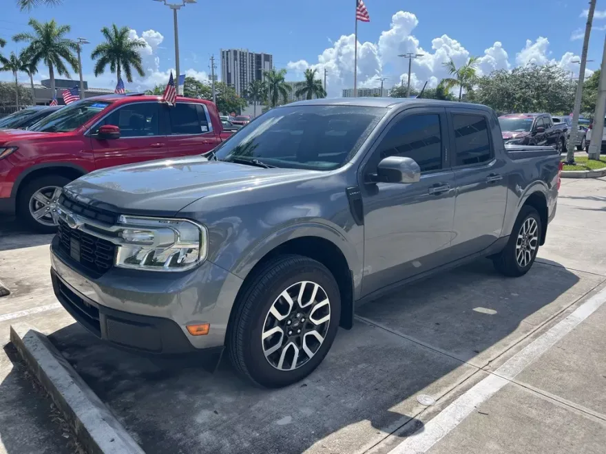 2022 Ford Maverick Lariat photo 1