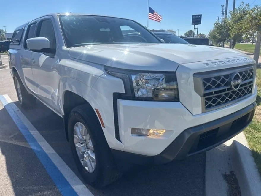 2022 Nissan Frontier SV photo 1