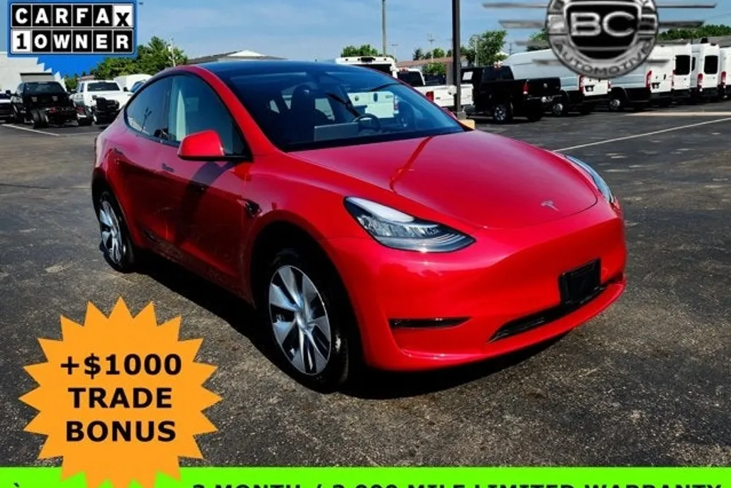 2023 Tesla Model Y photo 1