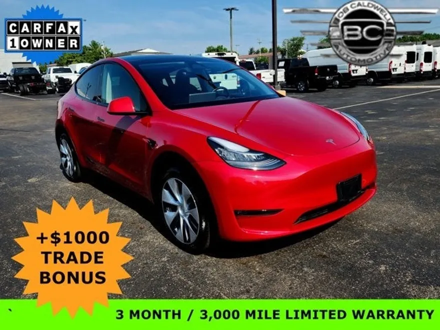 2023 Tesla Model Y photo 1