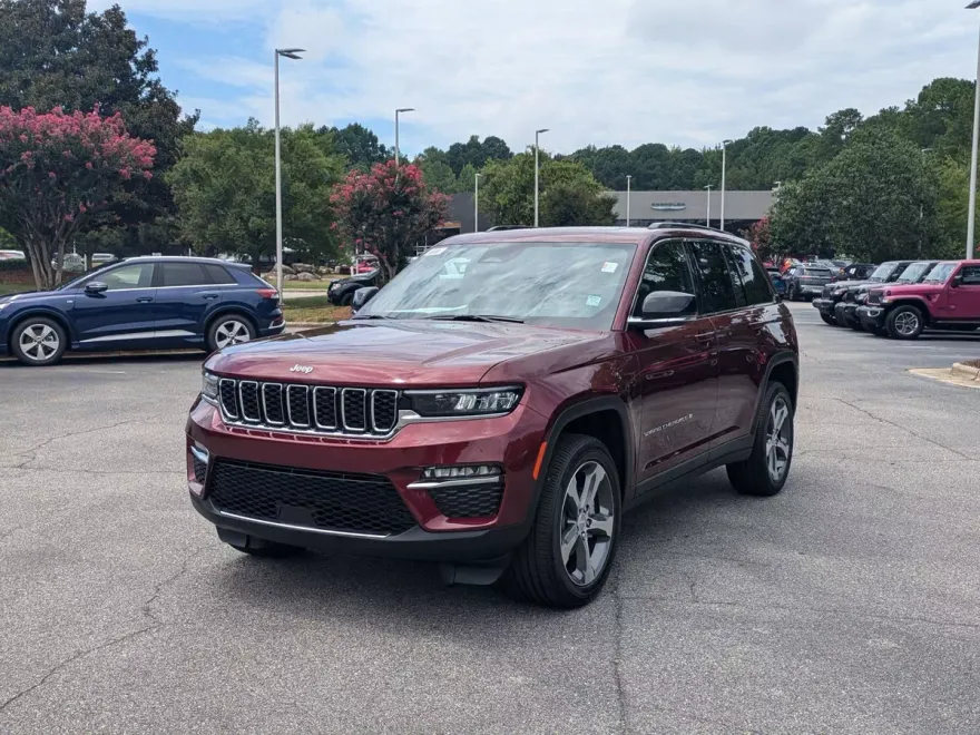 2025 Jeep Grand Cherokee Limited photo 1