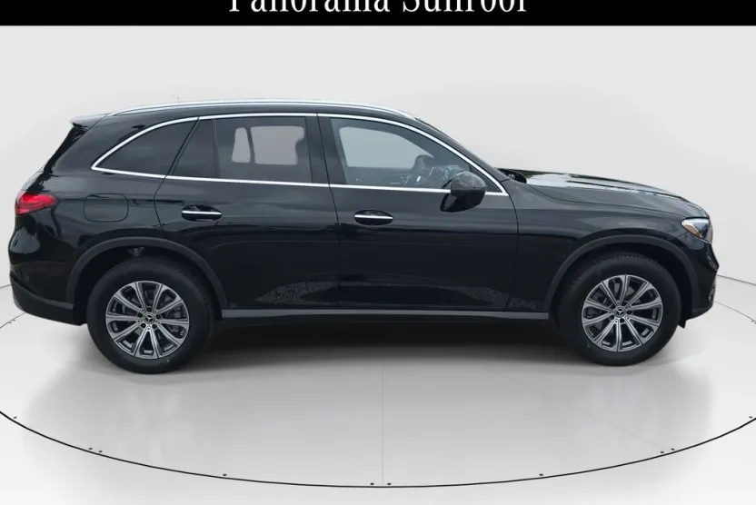 2025 Mercedes Benz GLC 300 photo 1