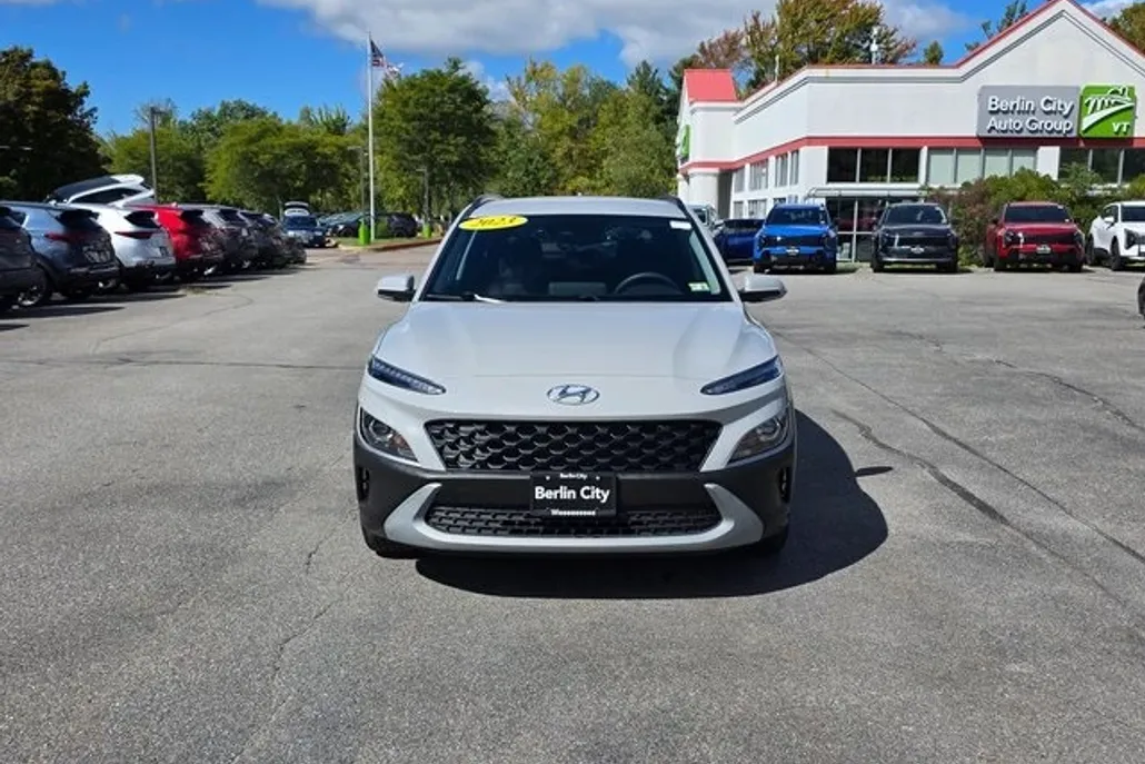 2023 Hyundai Kona SEL photo 1