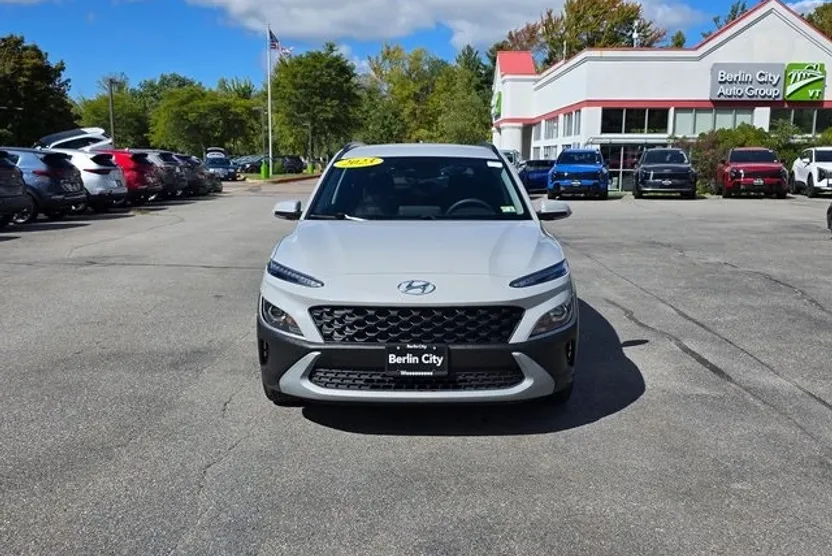 2023 Hyundai Kona SEL photo 1