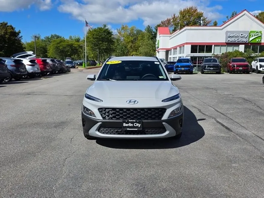 2023 Hyundai Kona SEL photo 1
