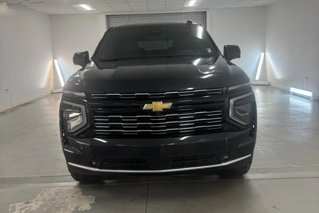 2025 Chevrolet Tahoe High Country photo 1