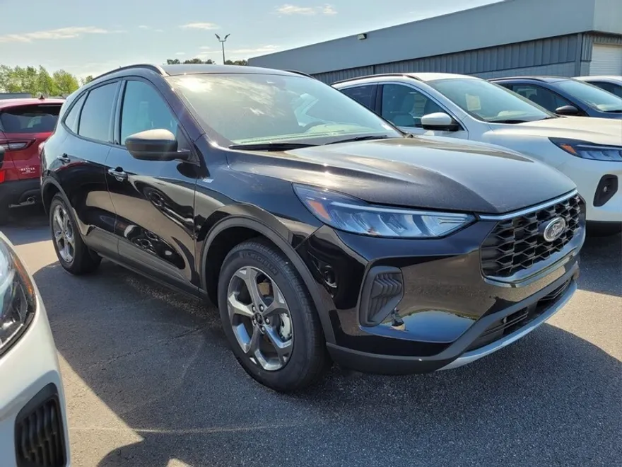 2025 Ford Escape ST-Line photo 1