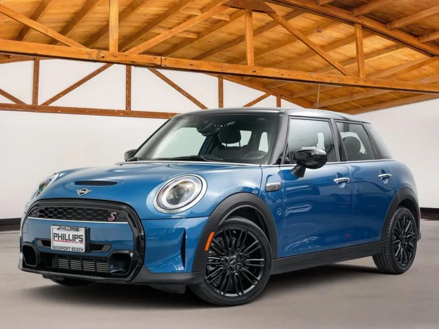 2022 Mini Cooper Hardtop S photo 1