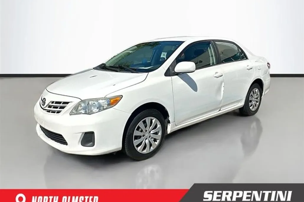 2013 Toyota Corolla photo 1