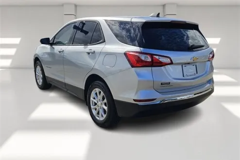 2018 Chevrolet Equinox LS photo 3