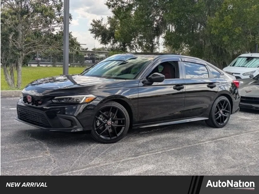 2022 Honda Civic Si photo 1