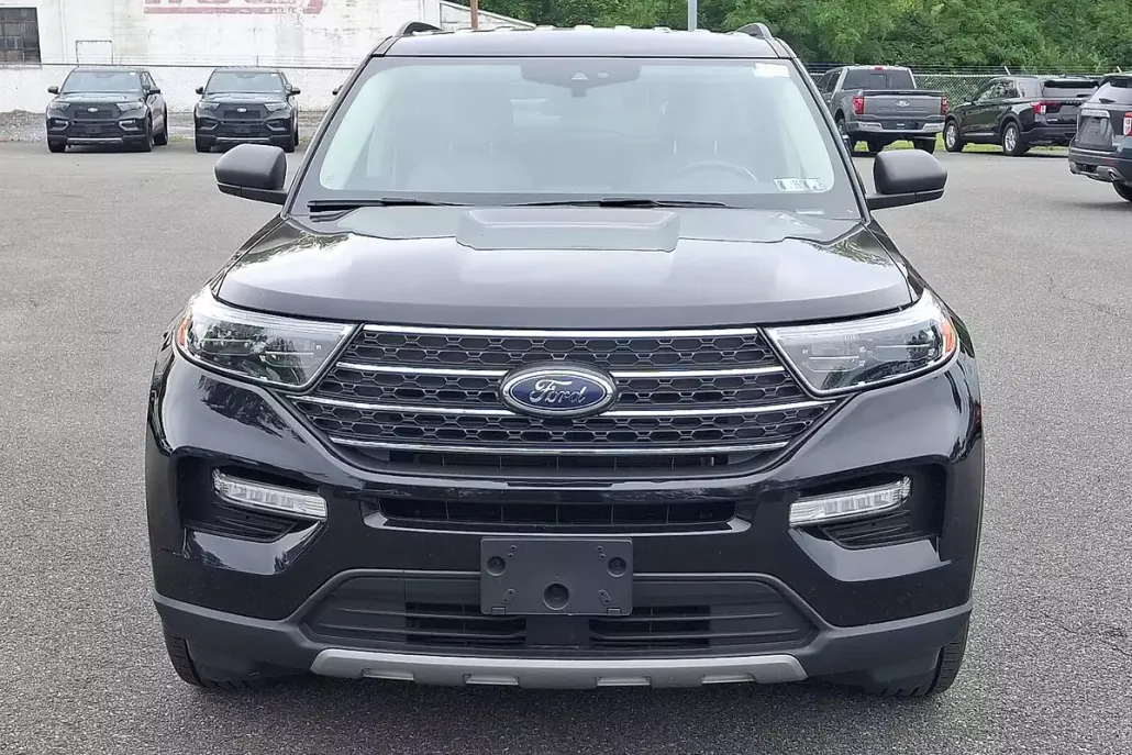 2022 Ford Explorer XLT photo 1