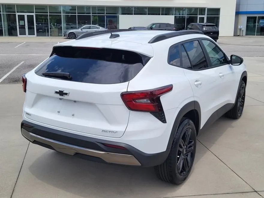 2025 Chevrolet Trax ACTIV photo 1