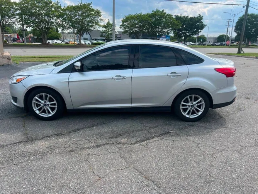 2018 Ford Focus SE photo 1