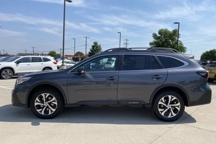 2022 Subaru Outback Limited XT photo 1