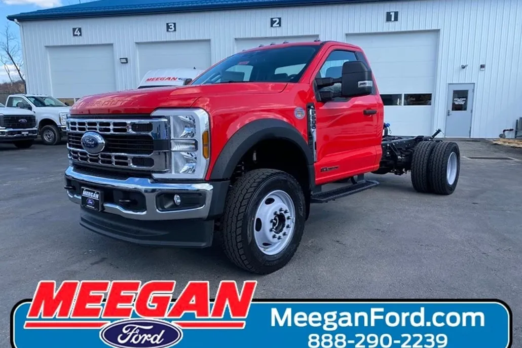 2025 Ford F-600 photo 1