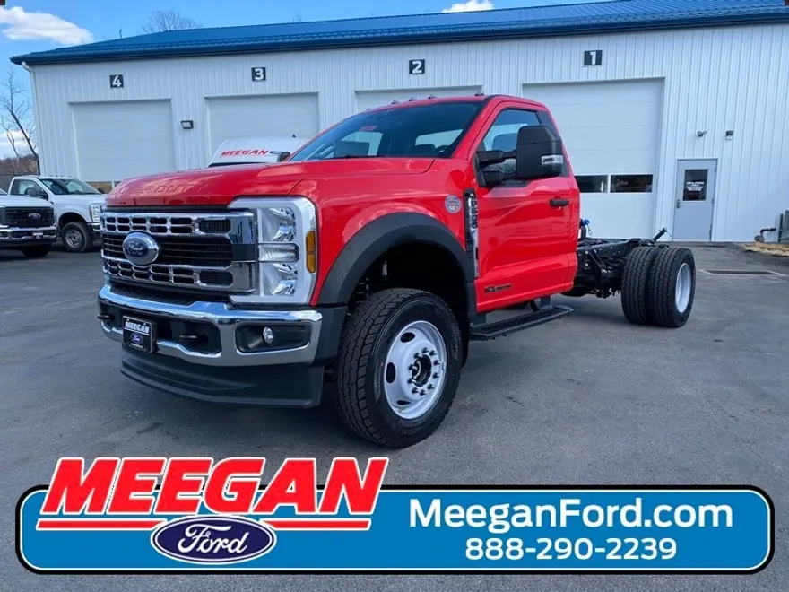 2025 Ford F-600 photo 1