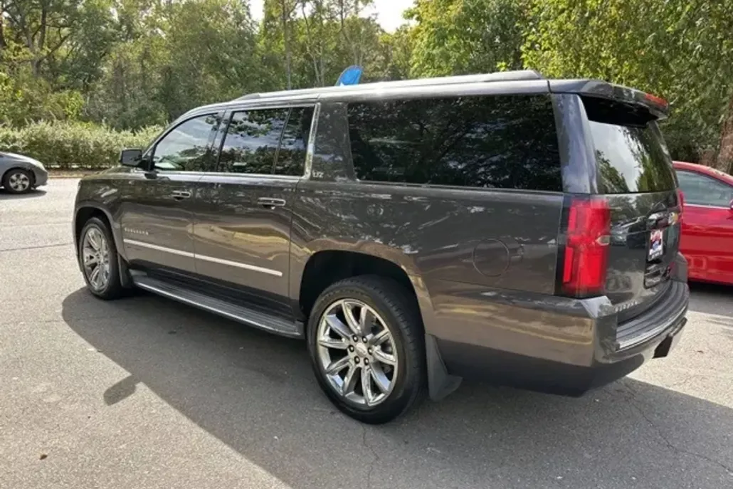 2015 Chevrolet Suburban LTZ photo 1
