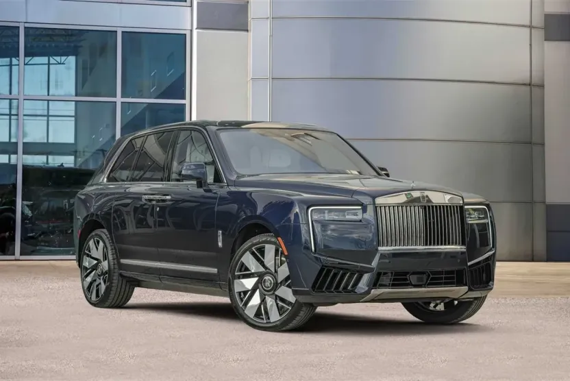 2025 Rolls Royce Cullinan photo 1