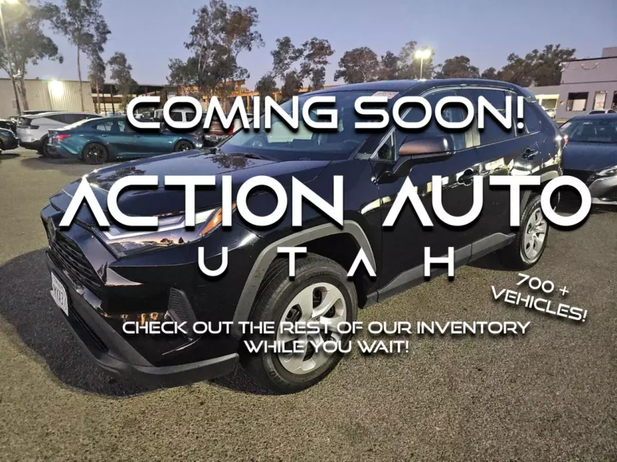 2024 Toyota RAV4 LE photo 1