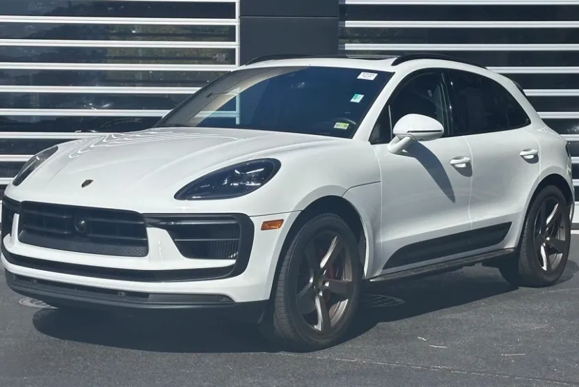 2023 Porsche Macan S photo 1