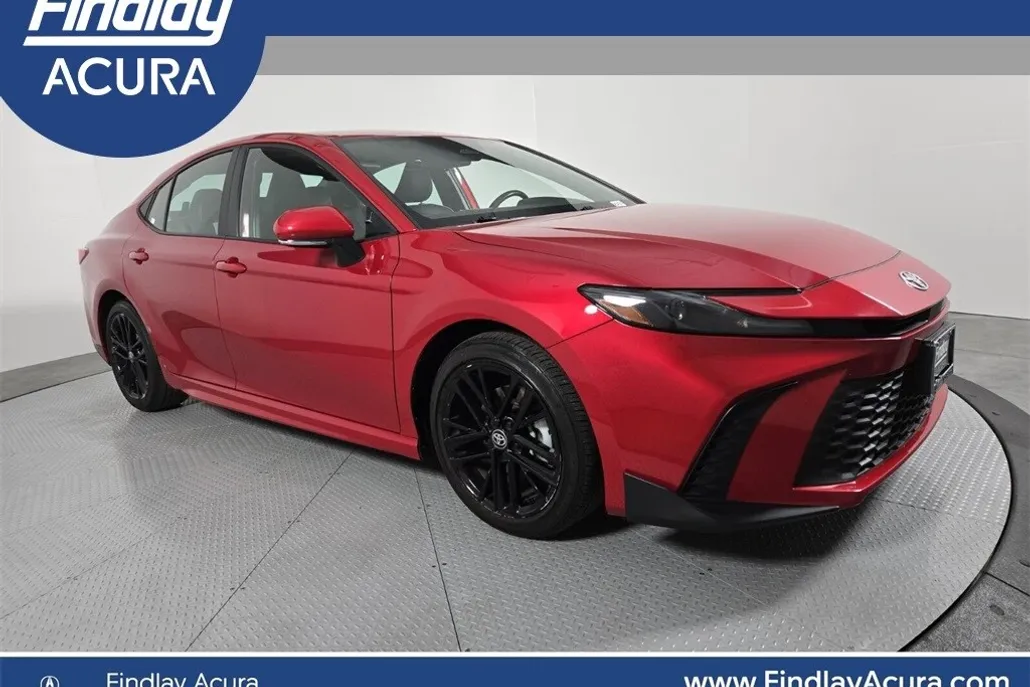 2025 Toyota Camry SE Hybrid photo 1
