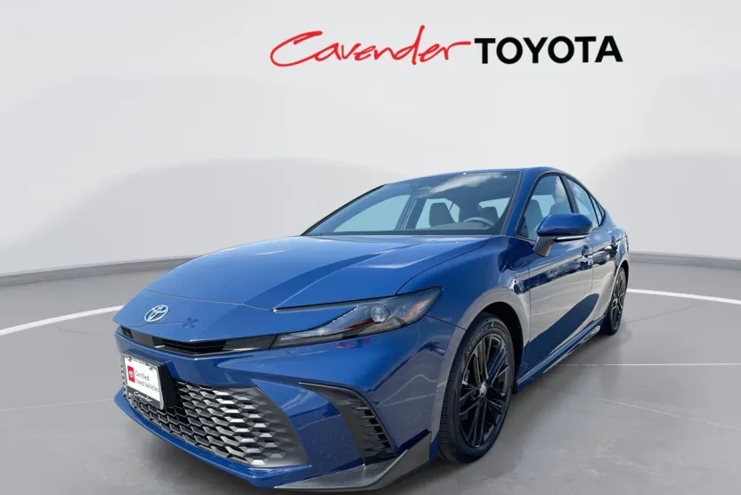 2026 Toyota Camry SE photo 1