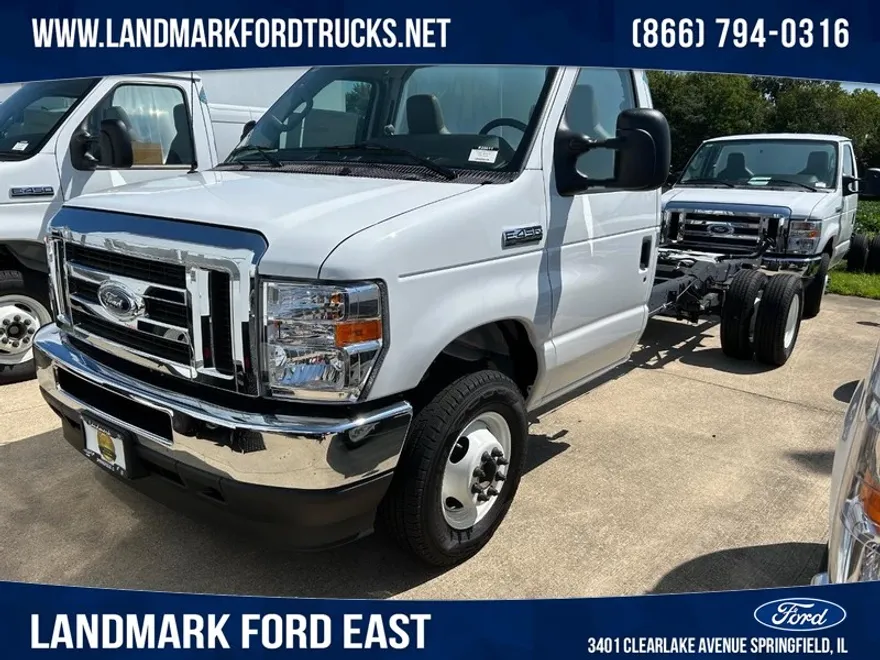 2025 Ford E-450 photo 1