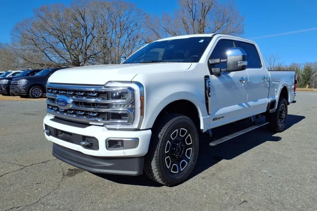 2024 Ford F-250 Platinum photo 1