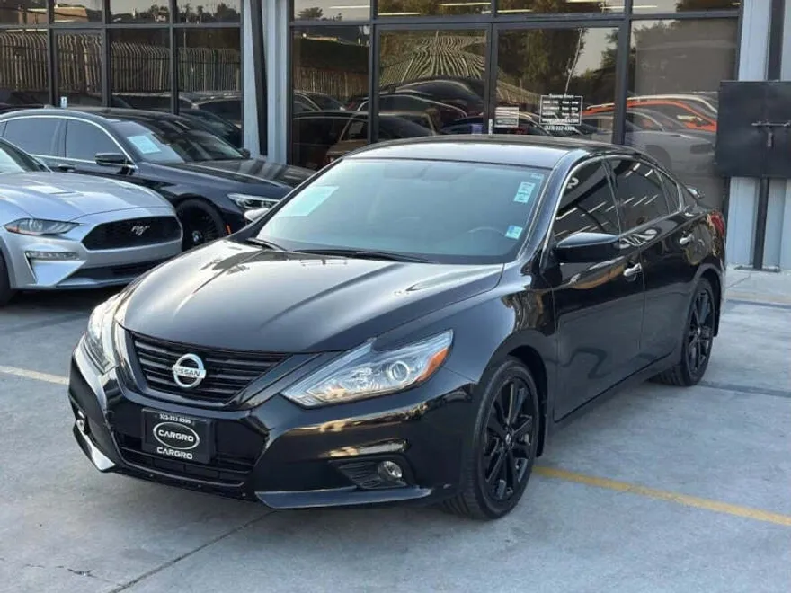 2018 Nissan Altima 2.5 SR photo 1