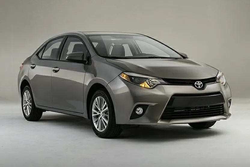 2014 Toyota Corolla LE photo 1