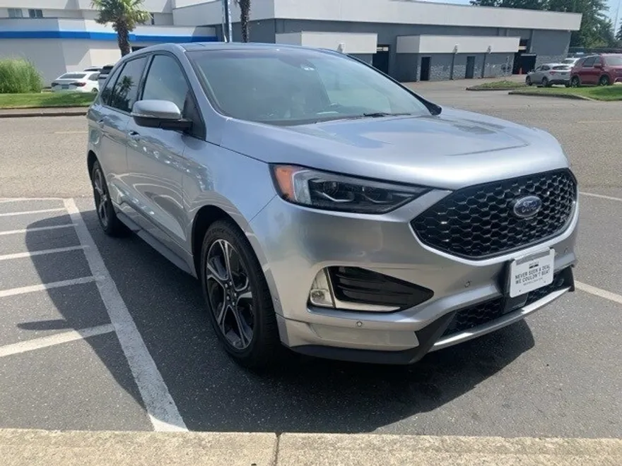 2020 Ford Edge ST photo 1