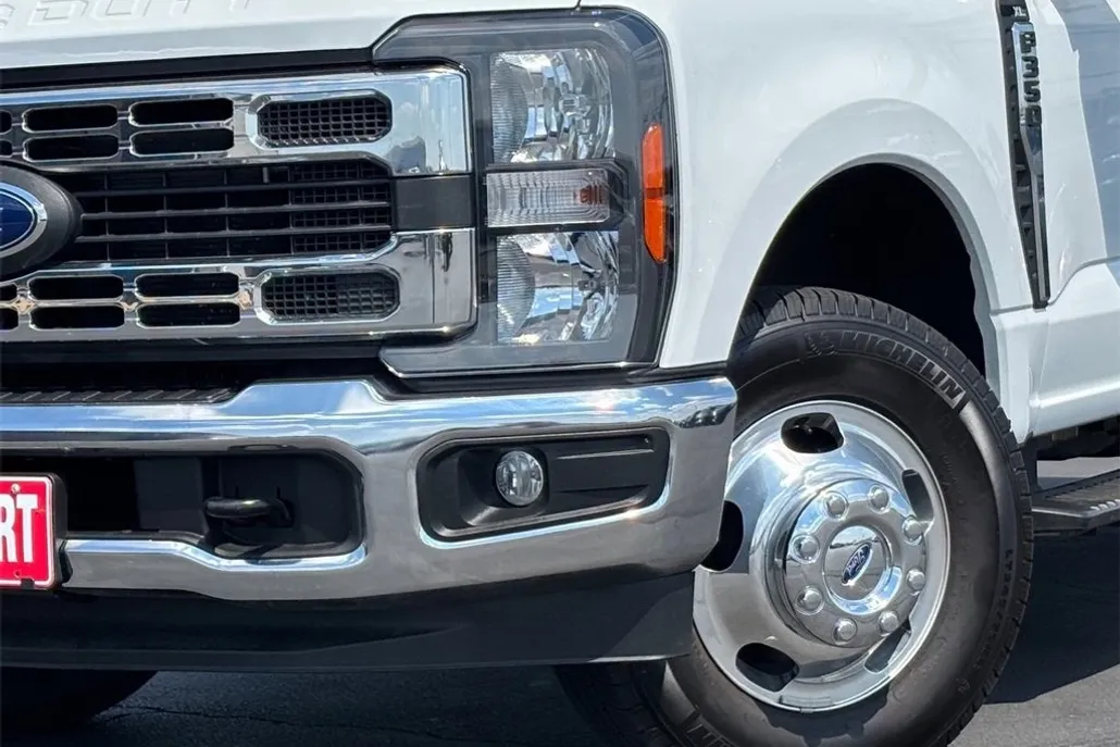 2024 Ford F-350 XL photo 1