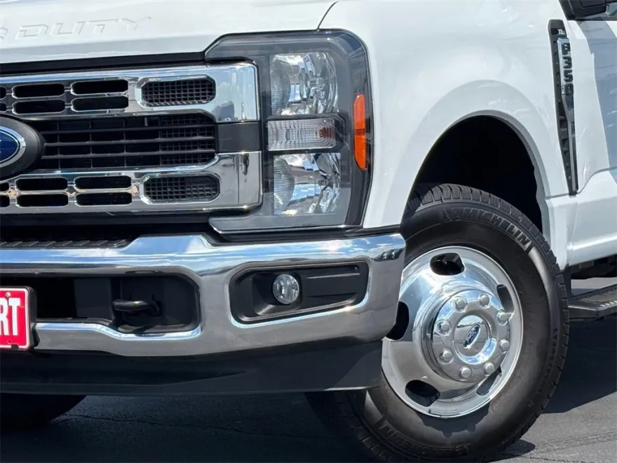 2024 Ford F-350 XL photo 1