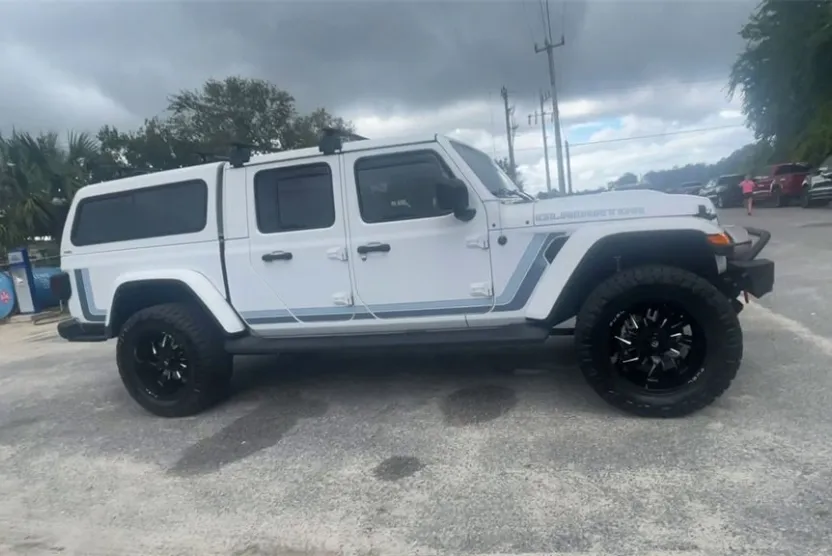 2022 Jeep Gladiator Rubicon photo 1